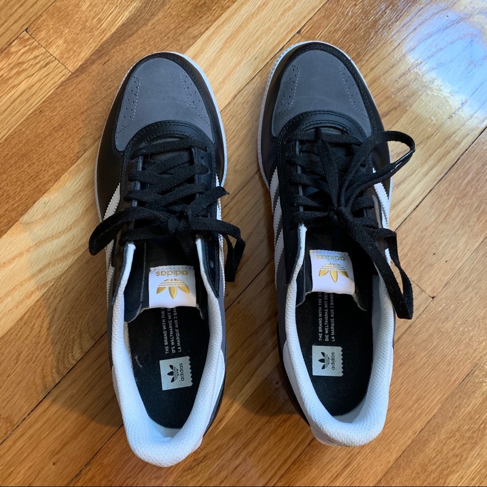 EUC Adidas Originals Leonaro Skateboarding Shoes